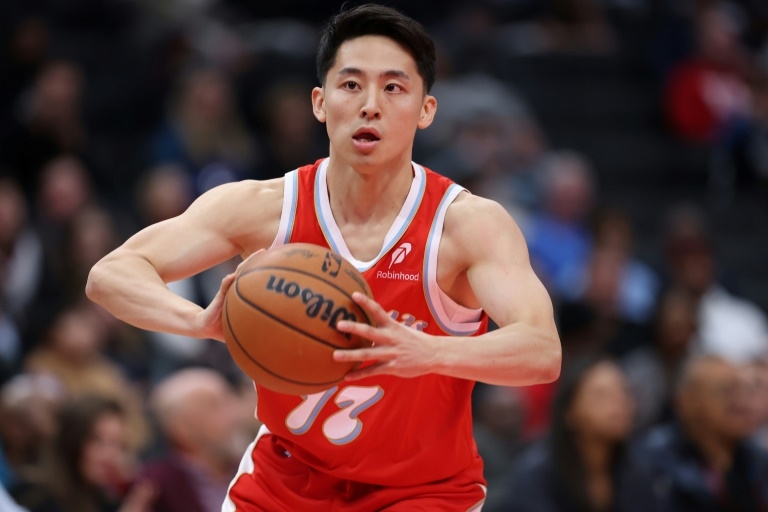 NBA Bulls sign Japanese guard Kawamura