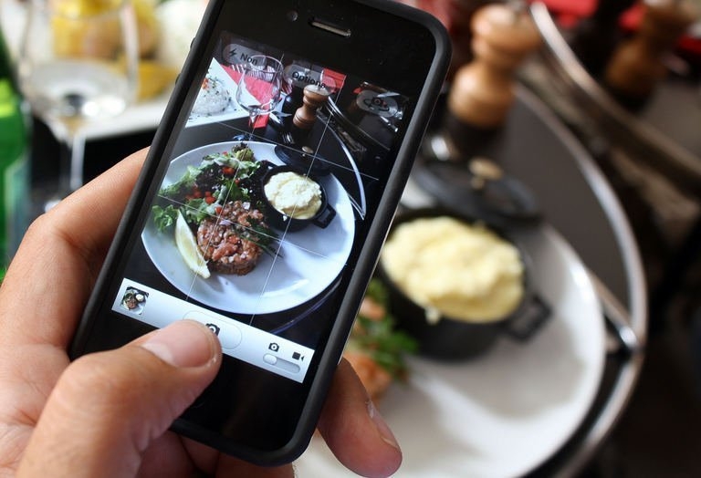 Top French chefs warm to AI in the kitchen