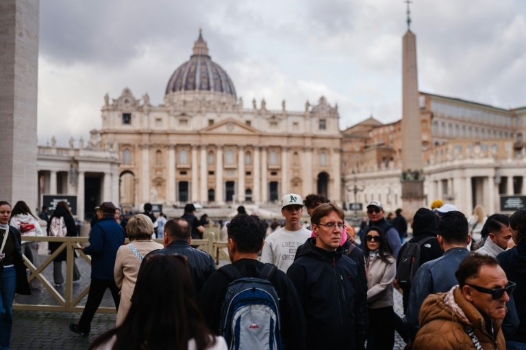 Pope 'stable', no repeat of breathing crisis: Vatican