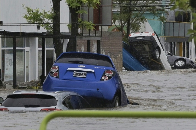Ten dead, hundreds evacuated in Argentina floods