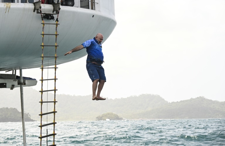 German man sets world record living for 120 days underwater