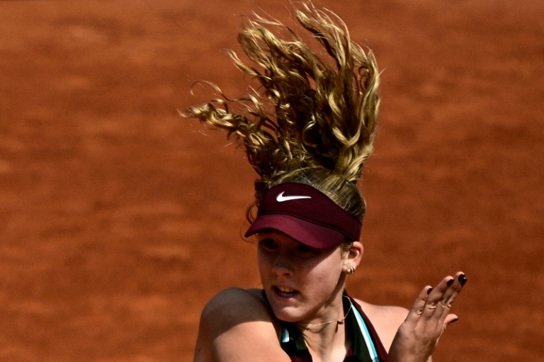 Sinner thrashes retiring Gasquet at French Open, Djokovic, Gauff through