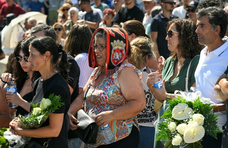 Dozens pay tribute to Liverpool star Diogo Jota in Portugal