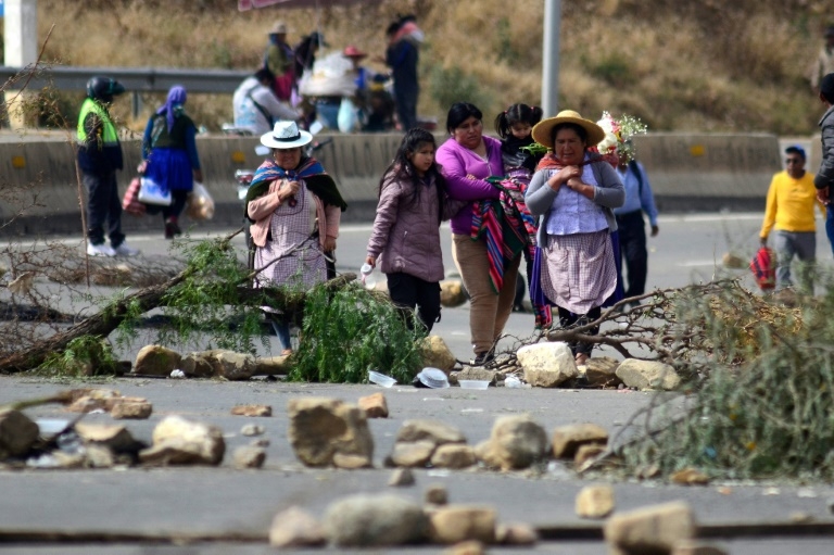 Bolivia policeman killed in clashes with Morales backers