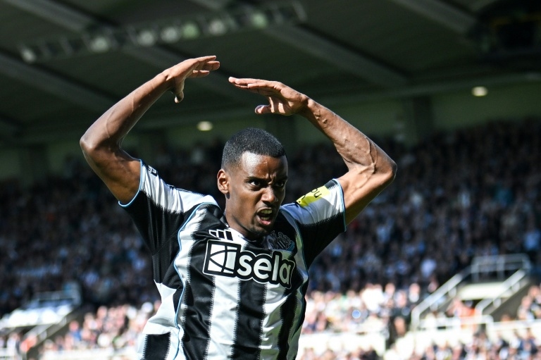 Isak considers Newcastle exit: report