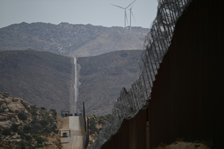 US to deploy nearly 3,000 additional troops to southern border