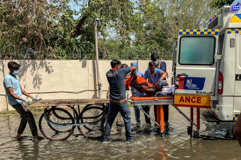 Volunteer rescuers describe horror at India plane crash site