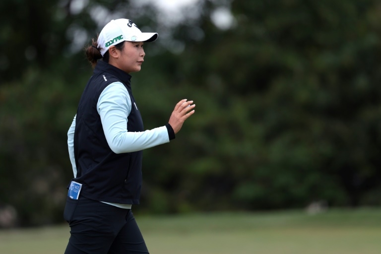Yan and Buhai share lead at LA Championship