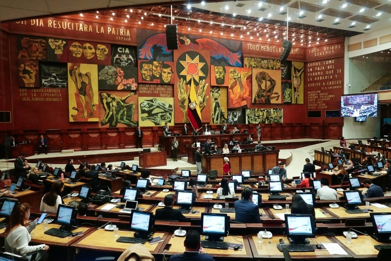 As Ecuador battles gangs, lawmakers approve return of foreign military bases