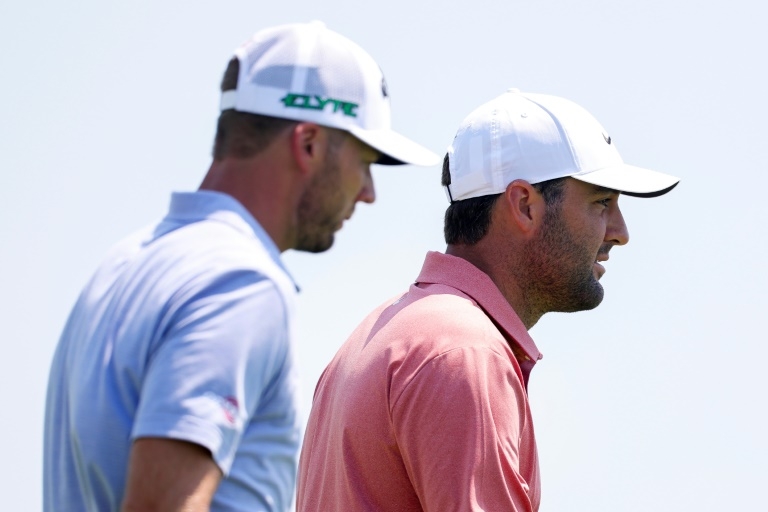 No.1 Scheffler well back as pal Burns fights for US Open title