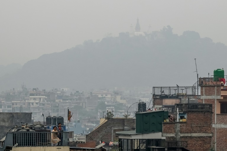 Nepal fights wildfires and pollution amidst drier winter