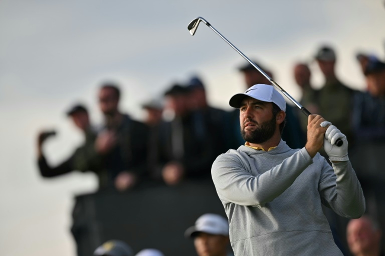 Scheffler takes one-shot lead into British Open third round