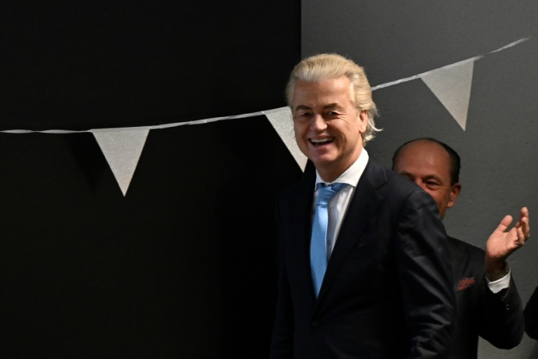 Dutch election set for Oct 29 after government falls