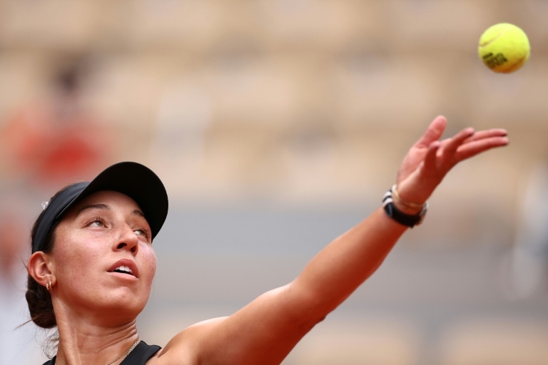 Pegula battles into French Open tie with last home hope Boisson