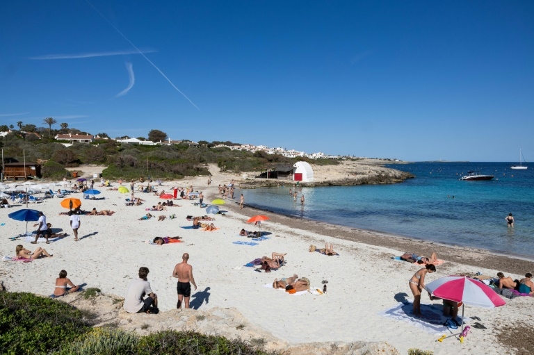 Spain foreign tourist numbers break record in early 2025