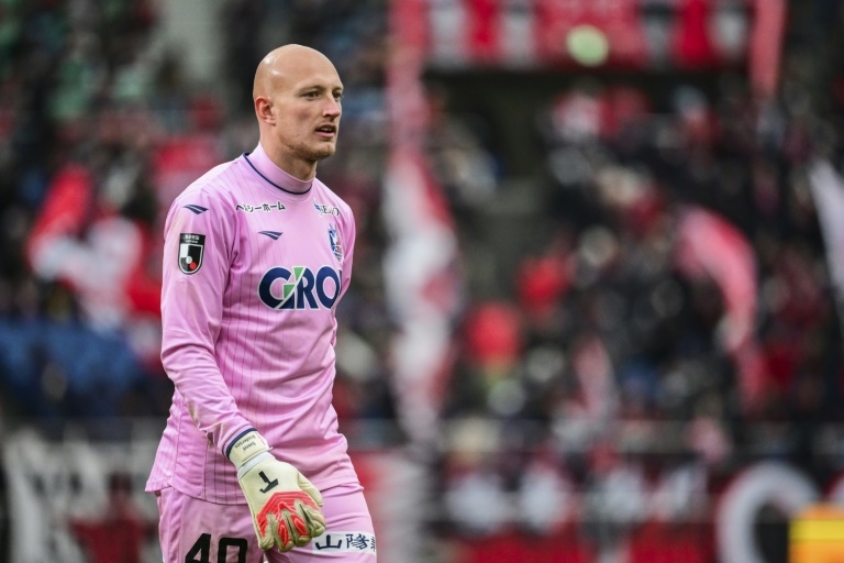 Comic-loving German goalkeeper finds peace, and himself, in Japan