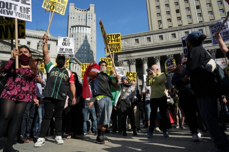 Thousands in New York protest immigration raids