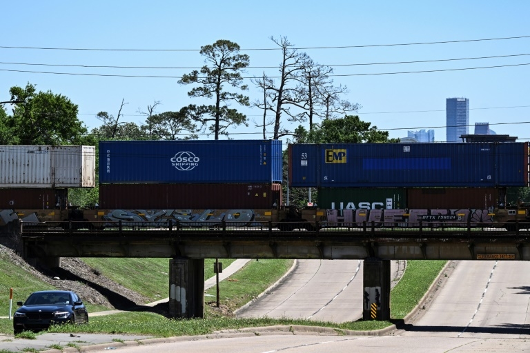 Trump administration plans to cut $4 bn from California rail