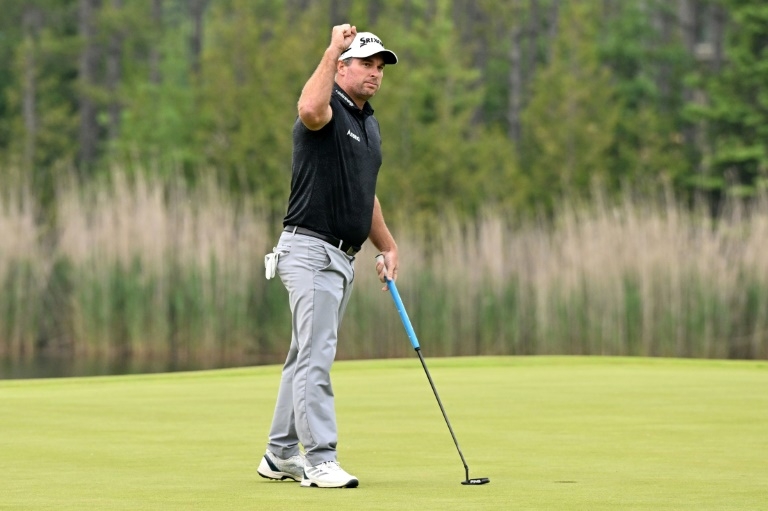 Fox beats Burns on fourth playoff hole to win PGA Canadian Open
