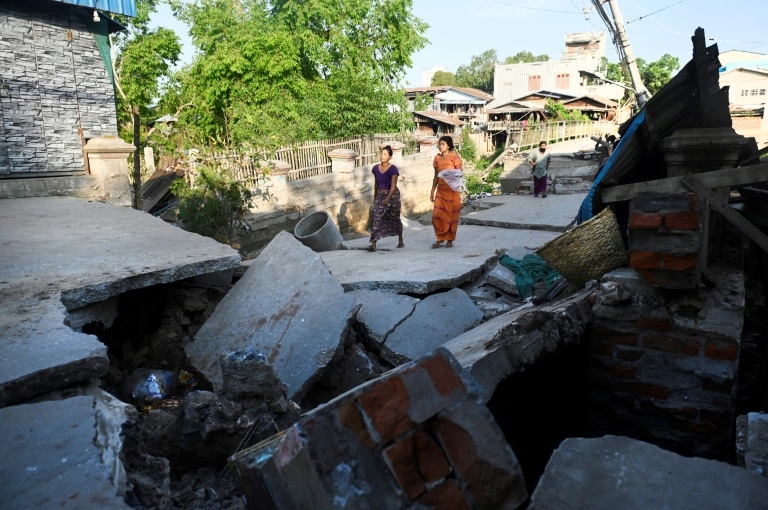 Myanmar quake victims mark new year camped in ruins