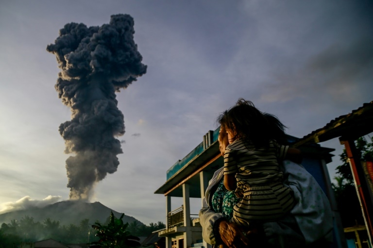 Indonesia's Mount Ibu erupts more than 1,000 times this month