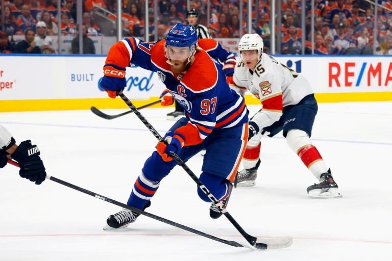 Oilers try to end Canada's NHL title drought by dethroning Panthers