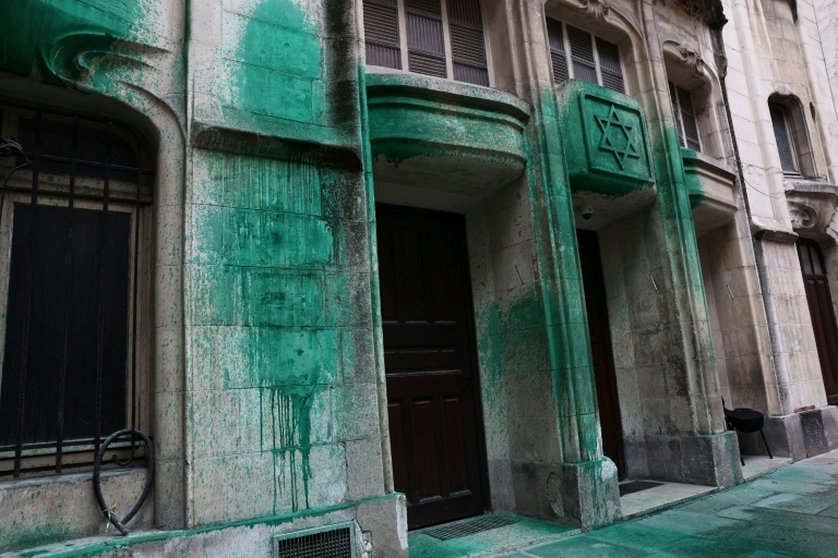 Paris Holocaust memorial, synagogues vandalised