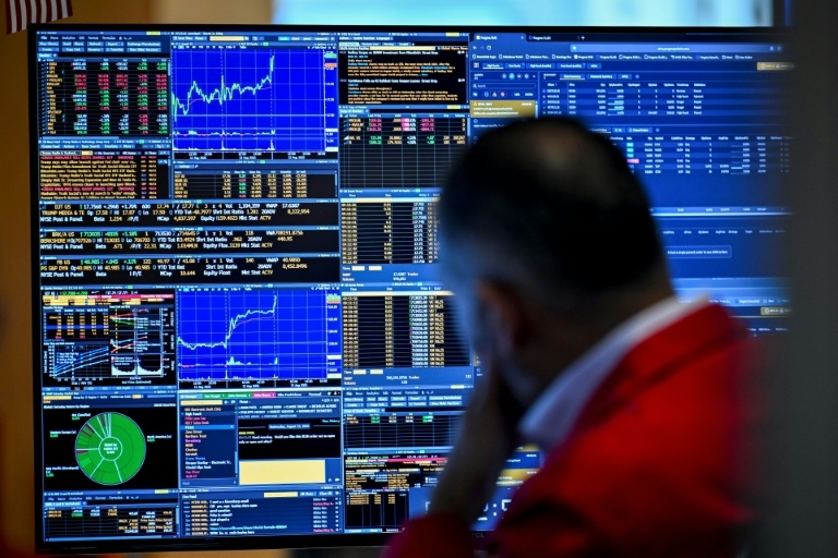 Asia stocks up, oil down before Trump-Zelensky talks