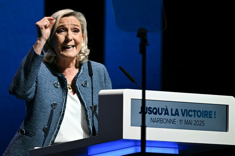 300,000 rally across France for May 1, union says