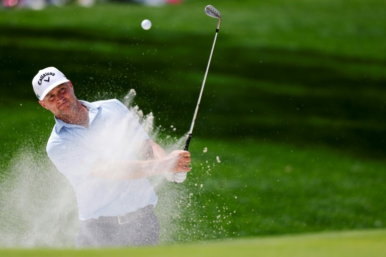 Noren in hunt for first major win after long injury layoff