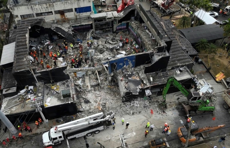 Why did a Dominican nightclub roof cave in?