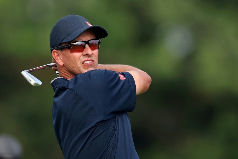 Scott's 'old-man par golf' has him in the hunt at US Open