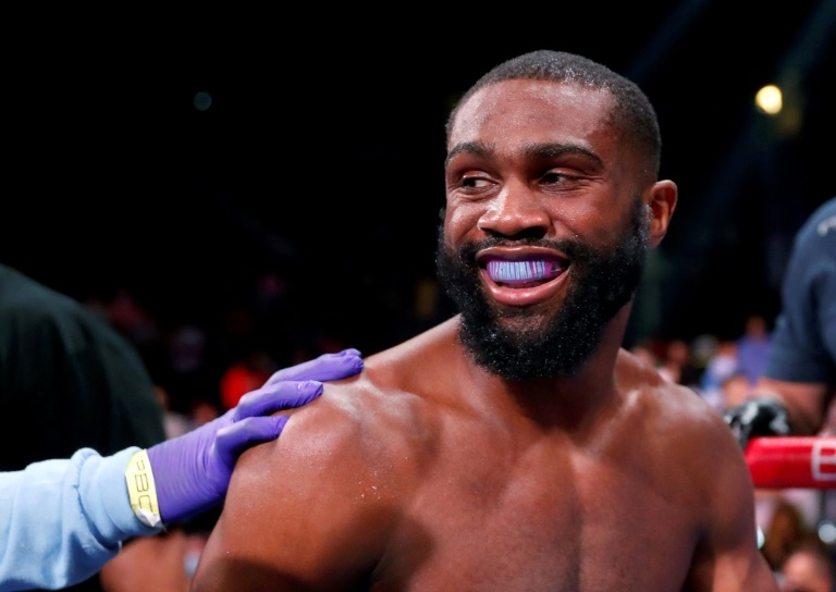 Ennis downs Stanionis to unify IBF, WBA welterweight belts