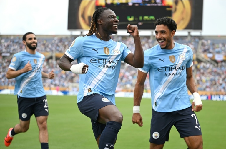 Man City sign kit deal worth reported £1 billion