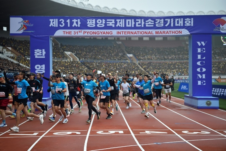 Foreigners run in N.Korea's first Pyongyang Marathon for six years