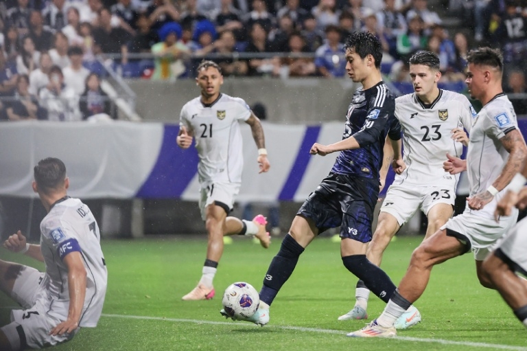Japan, South Korea celebrate World Cup qualification with big wins