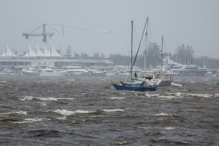 Wild weather leaves mass blackouts in Australia