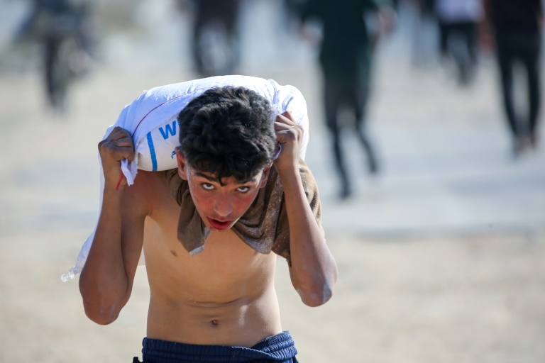 Israel and UN clash over aid to Gaza