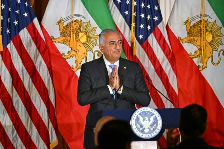 Son of late shah urges Iranians to break with Islamic republic