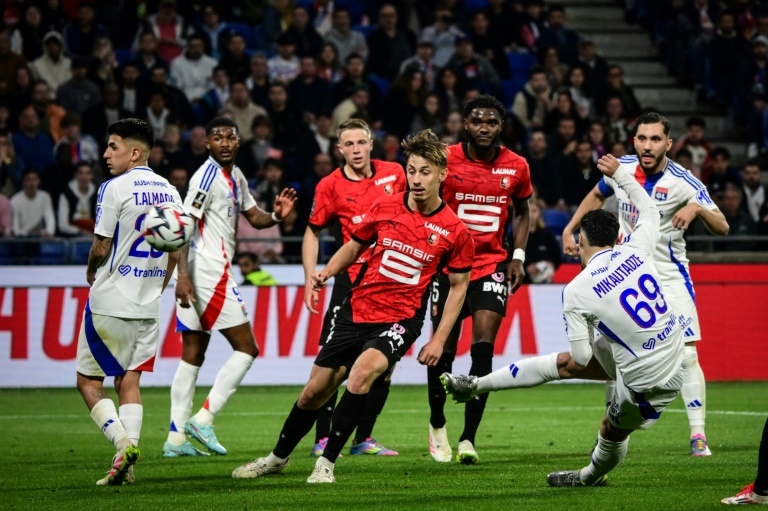 Lyon and Strasbourg win to close in on Europe, Montpellier relegated from Ligue 1