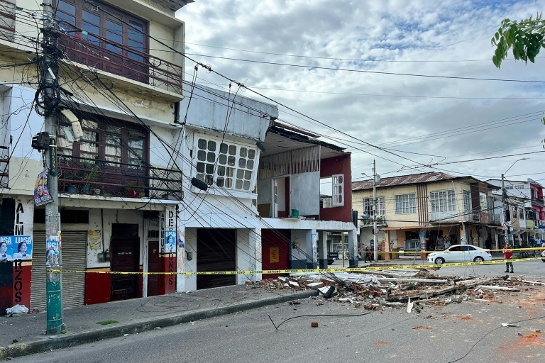 Buildings destroyed, one injured in Ecuador quake