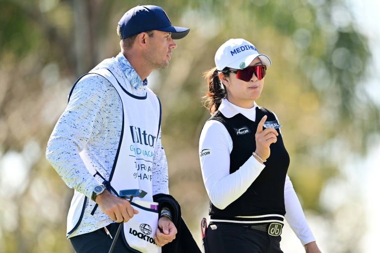 Kim opens up four-stroke lead in LPGA's season opener