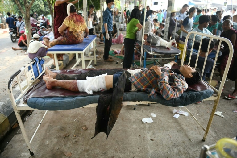Lines of wounded at Myanmar hospital after powerful quake