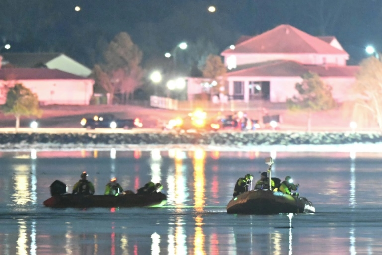 How midair Washington plane-helicopter crash unfolded