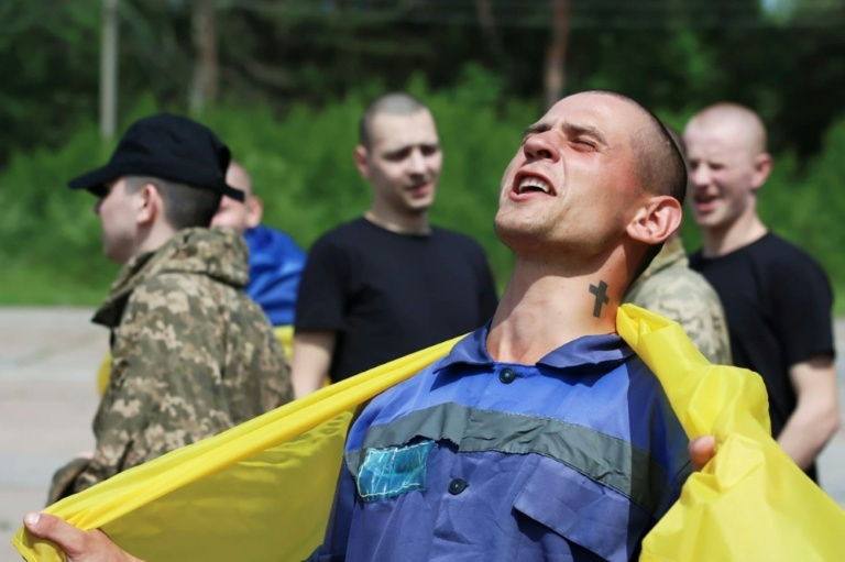 Russia, Ukraine swap first prisoners in large-scale exchange