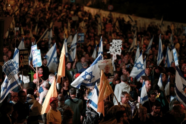 Israel parliament passes judicial reform law, opposition challenges