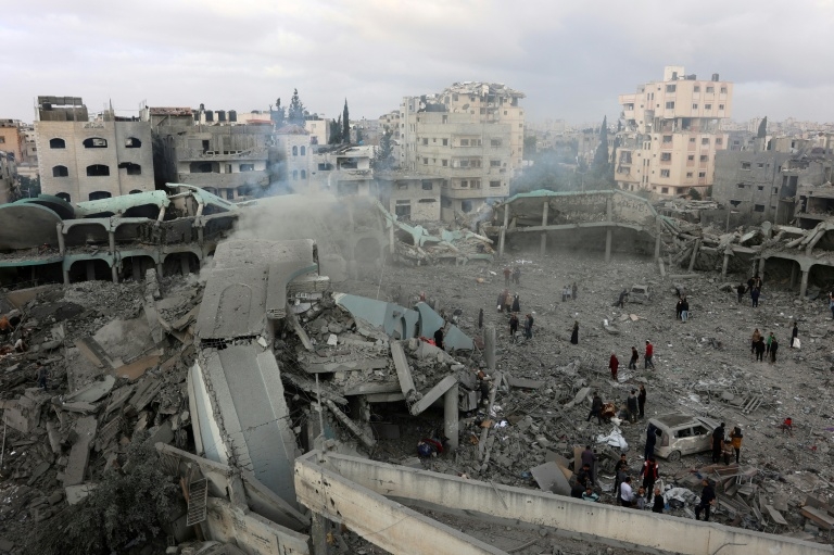 Gaza rescuer risks life to save victim of Israel strike