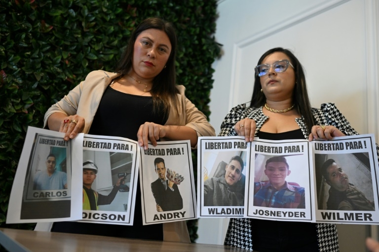 Supporters ask to visit deported Venezuelans in Salvadoran jail