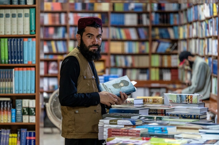 Taliban hang up Kalashnikovs to pen memoirs of Afghan war