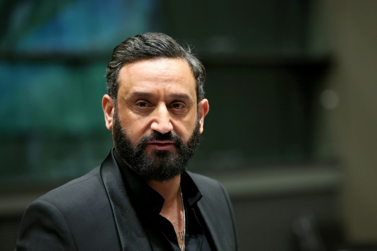 French right-wing TV host fans talk of presidential bid